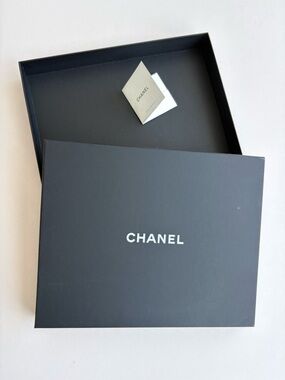 CHANEL Black and White Branded Gift Box